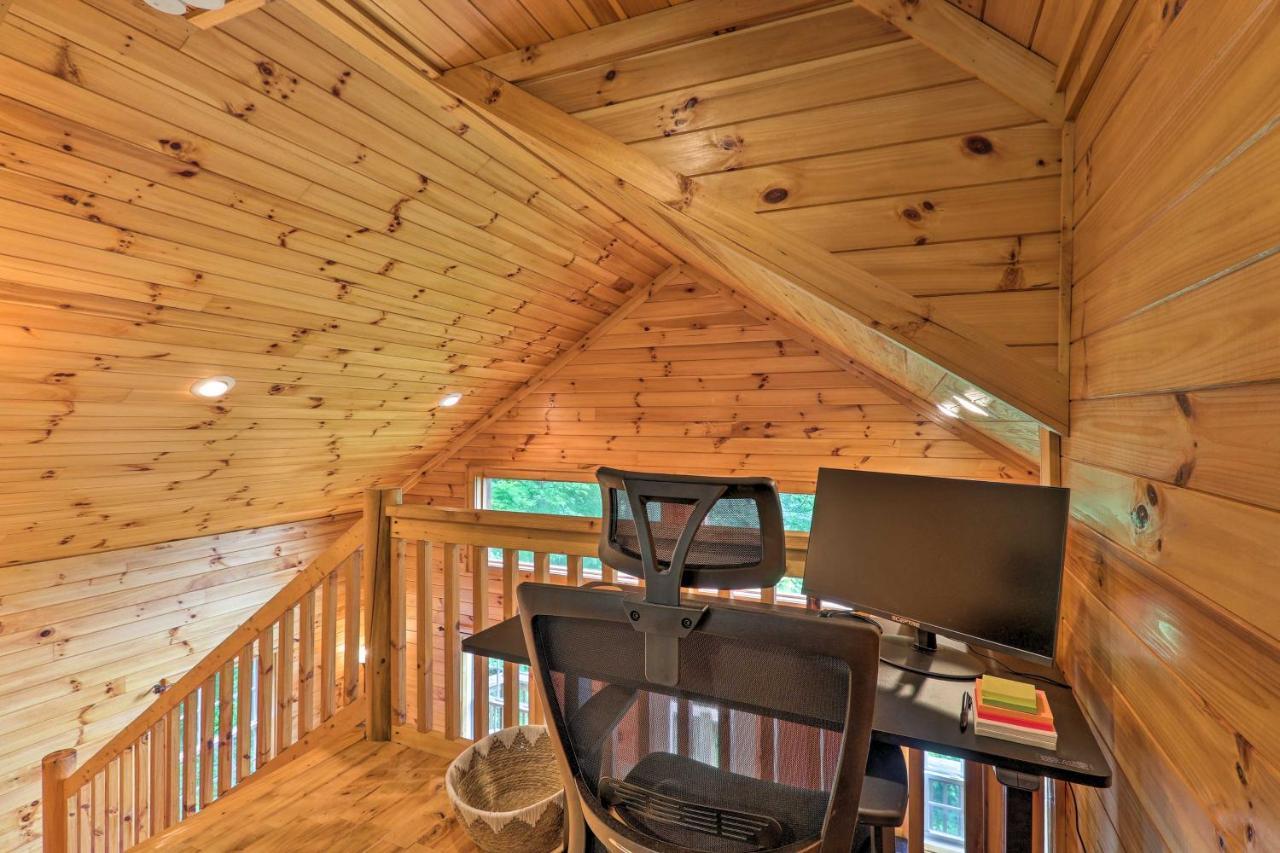 Cozy Boone Cabin With Deck Close To Downtown! Exterior photo
