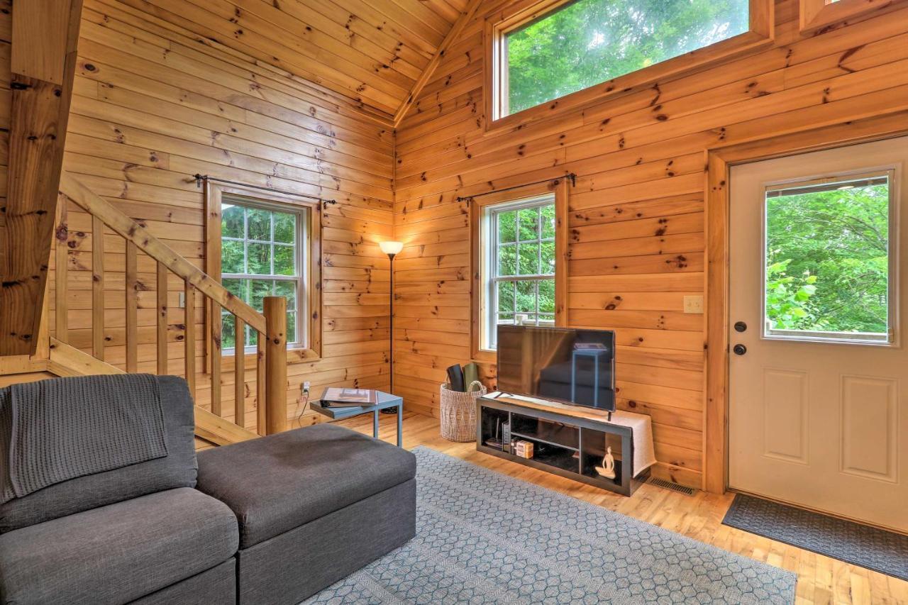 Cozy Boone Cabin With Deck Close To Downtown! Exterior photo