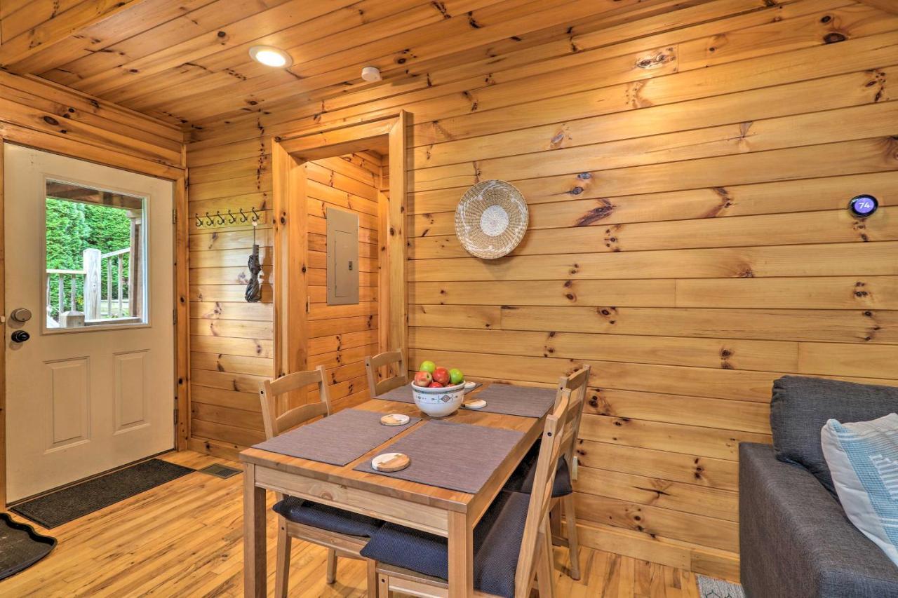 Cozy Boone Cabin With Deck Close To Downtown! Exterior photo