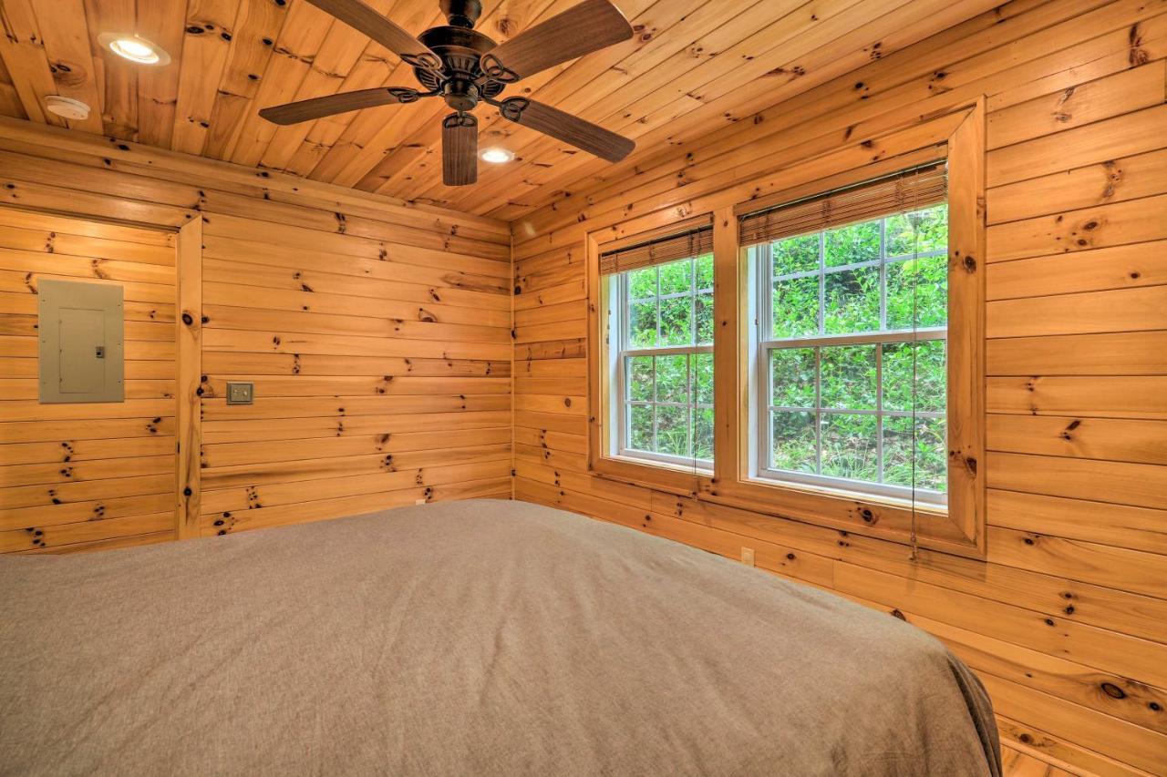 Cozy Boone Cabin With Deck Close To Downtown! Exterior photo