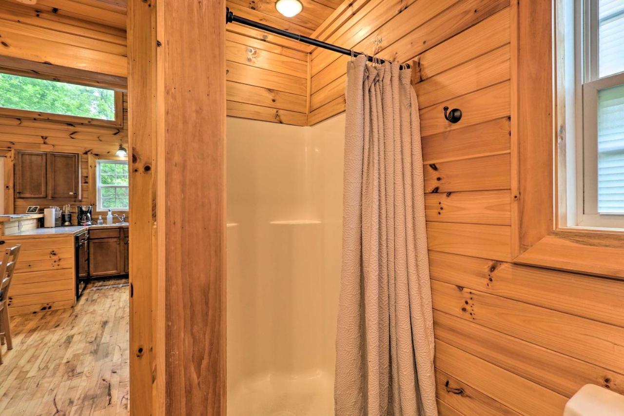 Cozy Boone Cabin With Deck Close To Downtown! Exterior photo