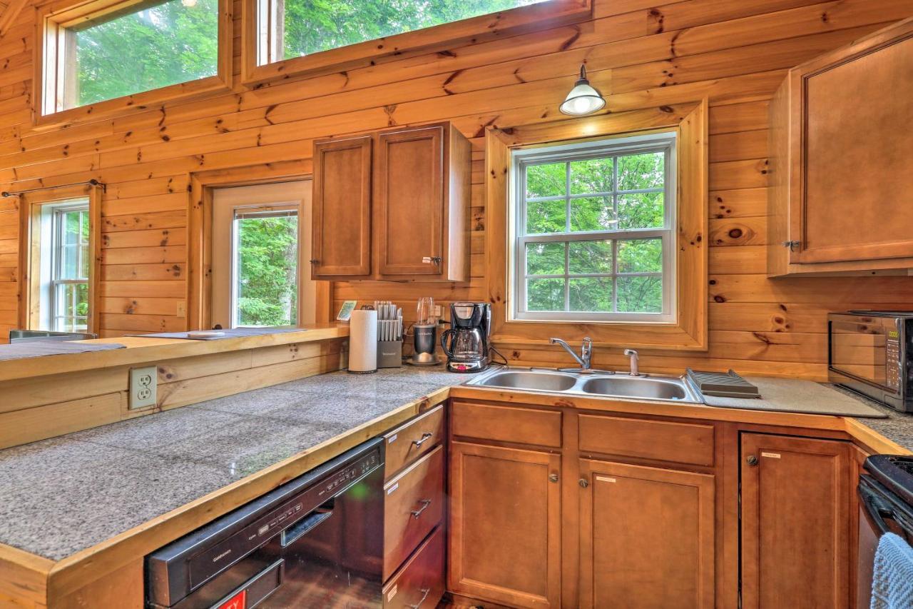 Cozy Boone Cabin With Deck Close To Downtown! Exterior photo