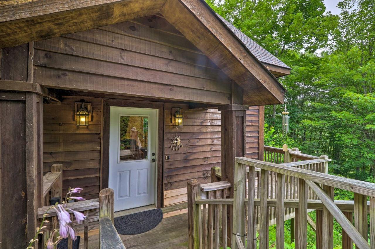 Cozy Boone Cabin With Deck Close To Downtown! Exterior photo